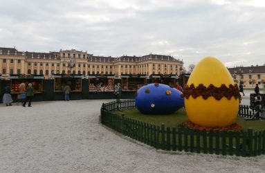 Zámek Schönbrunn v období Velikonoc